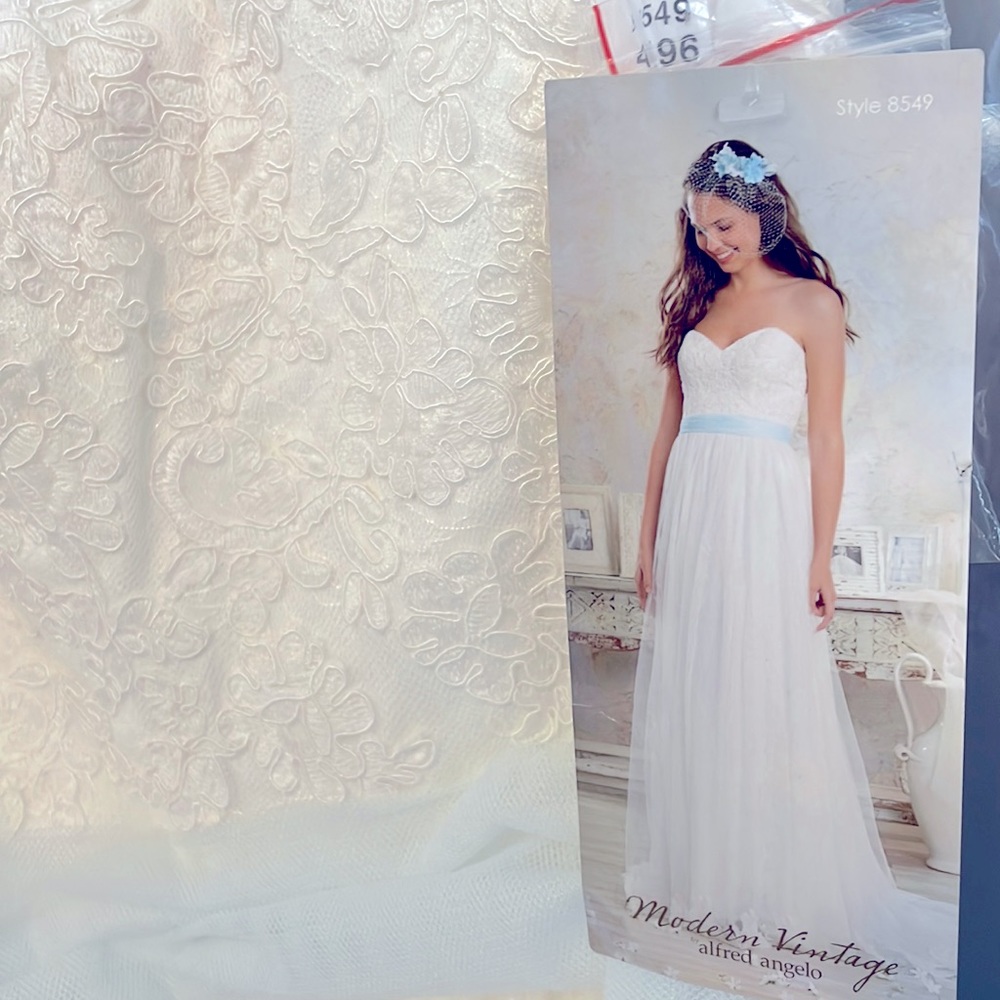 ALFRED ANGELO Ivory White Lace Wedding dress